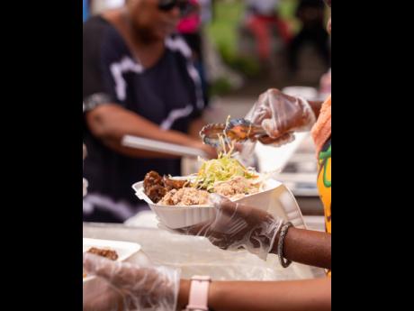 Hummingbird Feeds 400 in Kingston